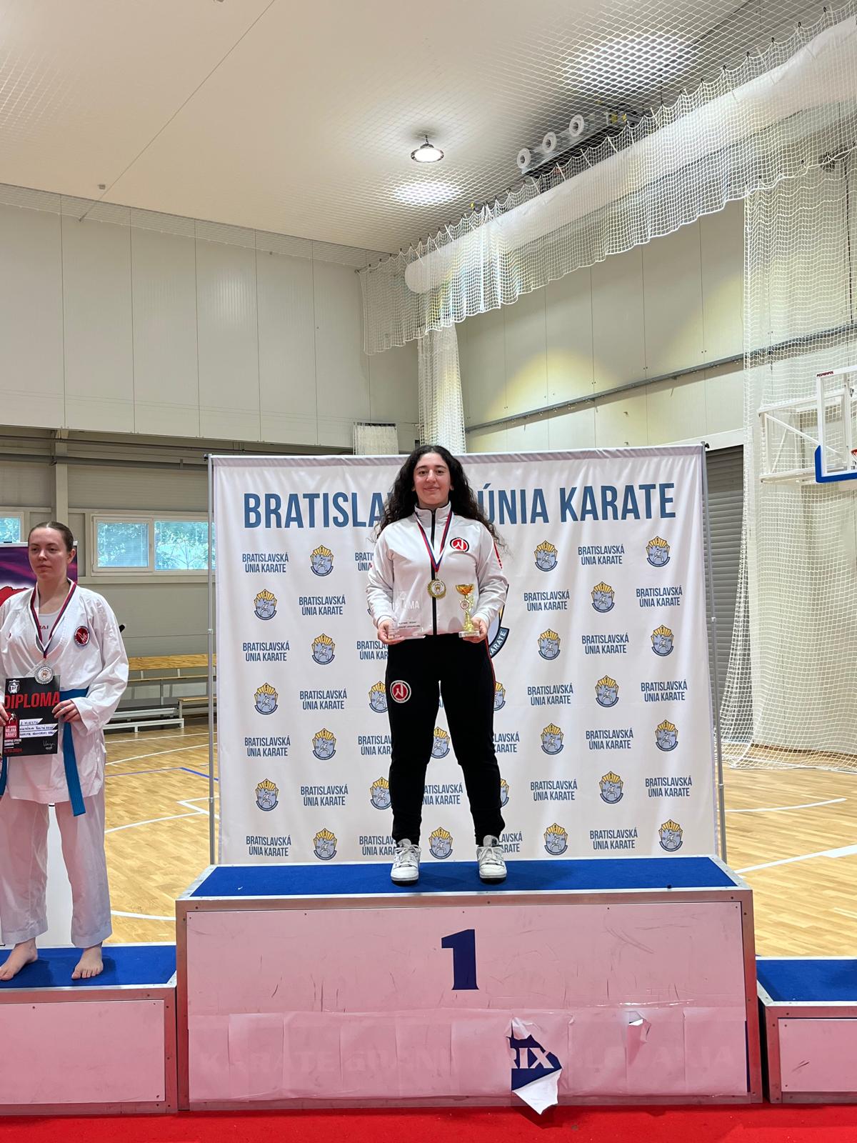 Aleyna Yazan, Trainerin im Nippon Karate Club Wien